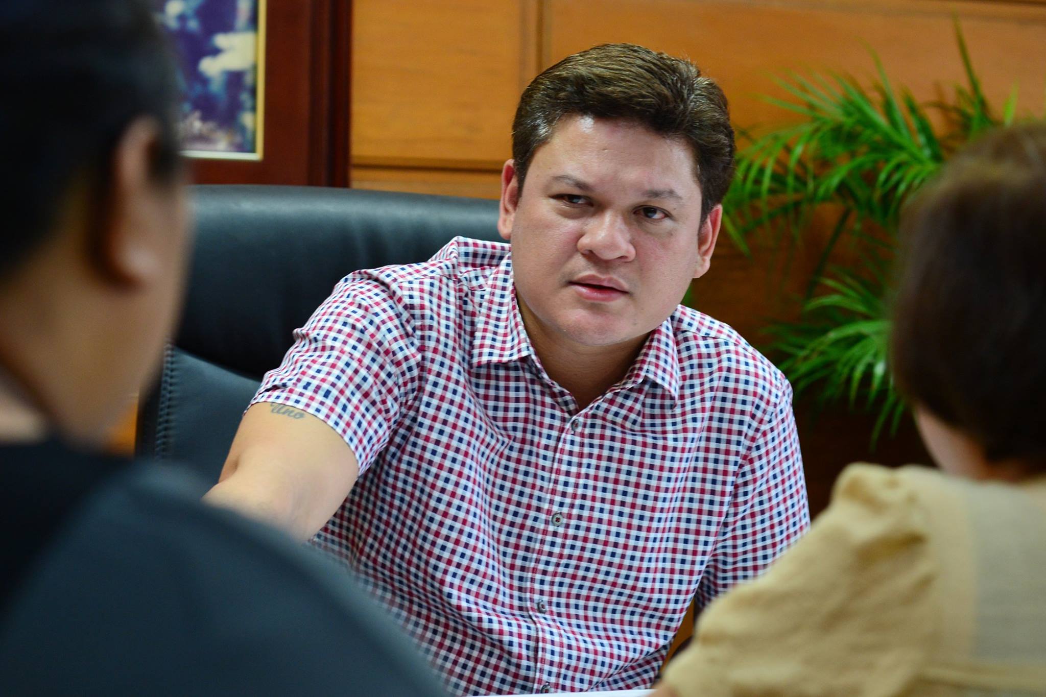 Duterte files libel suit over cash delivery allegations