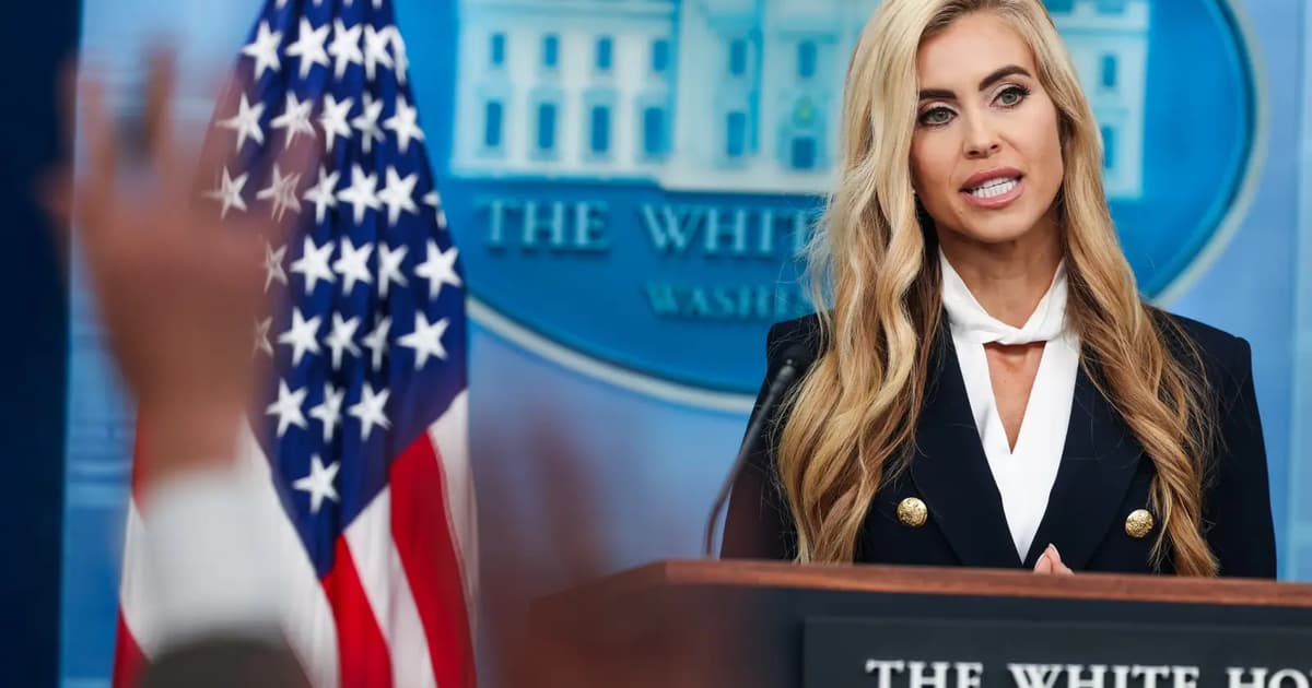 Setiausaha Akhbar Trump Hadapi Sorotan Kredibiliti Undang-undang
