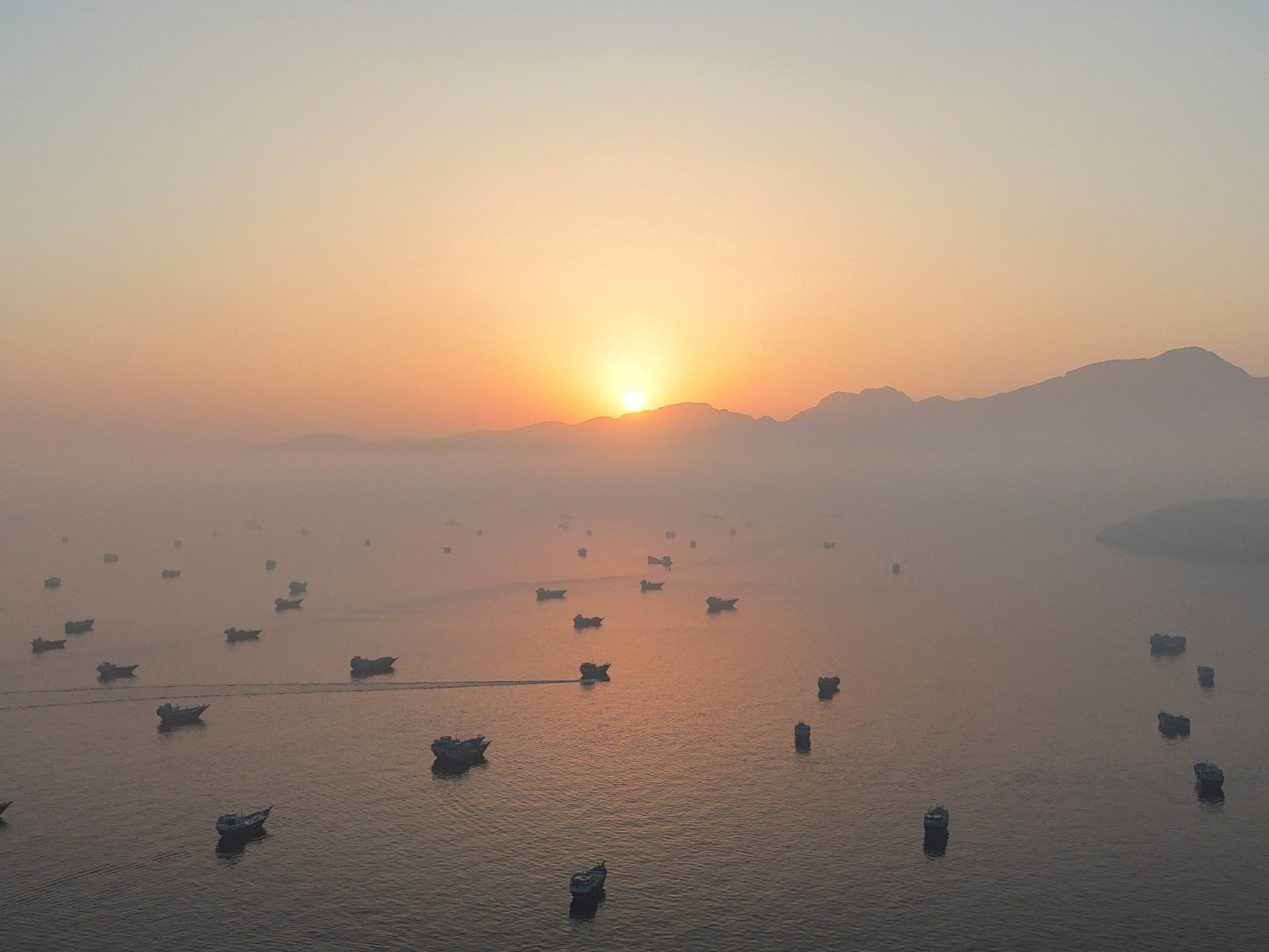 Oil exports surge as US-Iran agreement window closes