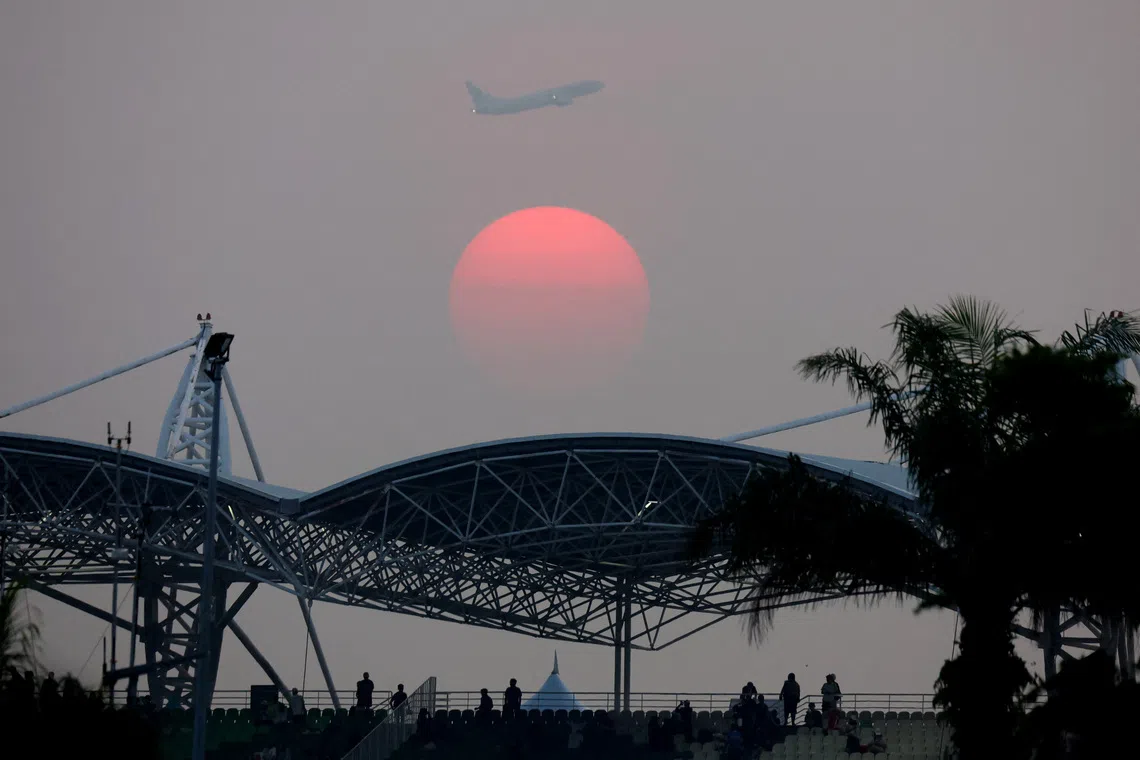 FIA to probe software glitch that disrupted Bahrain Grand Prix start
