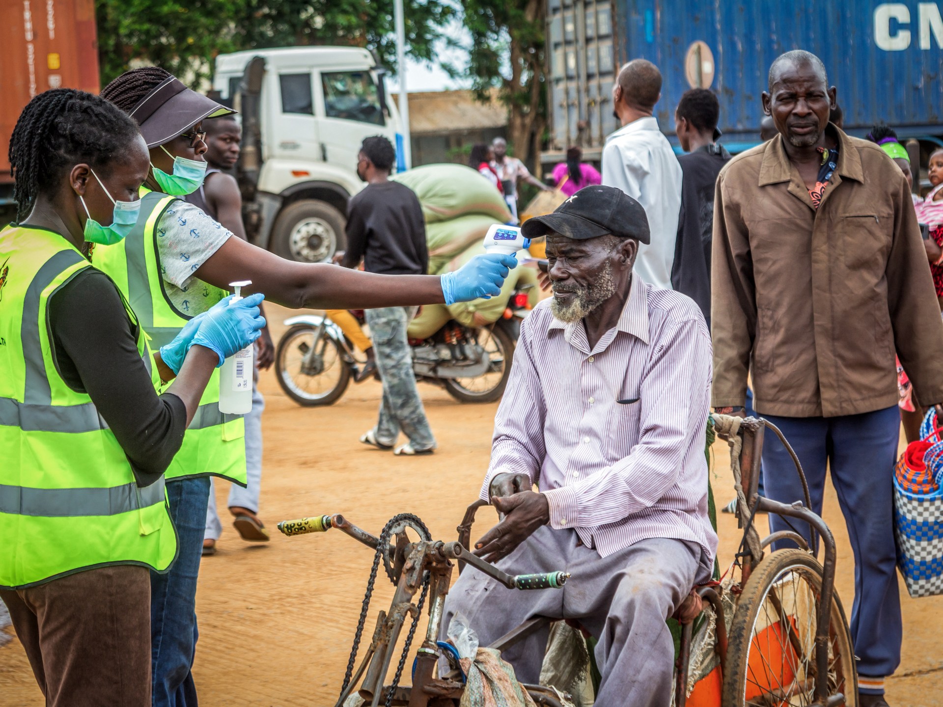 Kenya confirms second Ebola case as outbreak spreads to family members