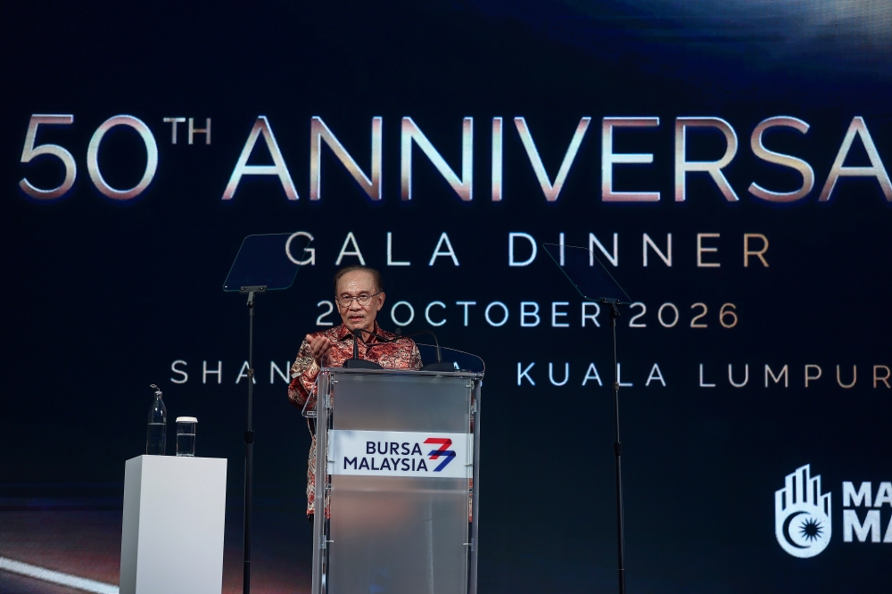 Anwar desak Bursa Malaysia bantu syarikat lokal jadi juara rantau