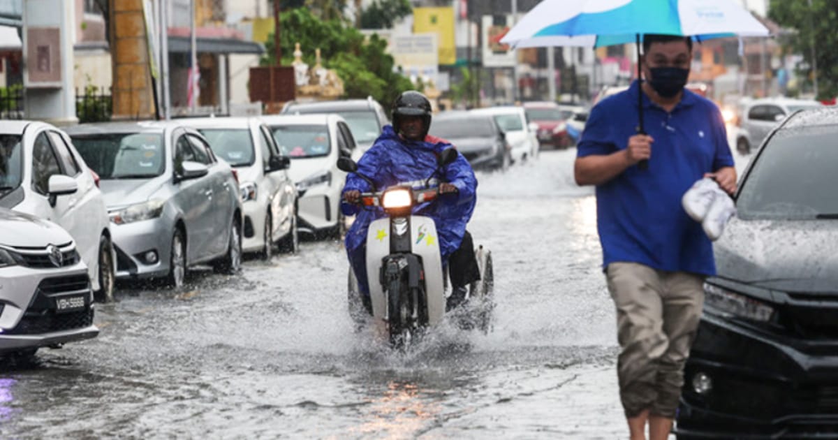 Flood-affected families return home as relief centres wind down