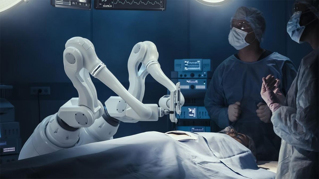 Historic surgery: AI assists in world's first live brain tumour removal