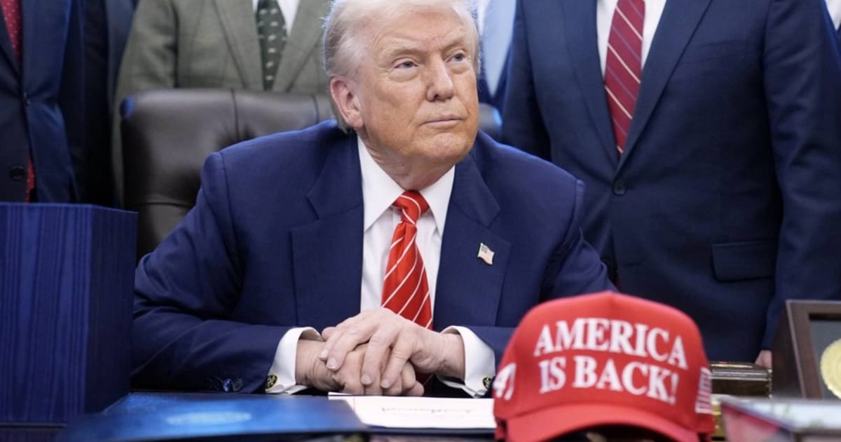 Trump Keluarkan Perintah Eksekutif Tangguhkan Sekatan Baru Terhadap Rusia