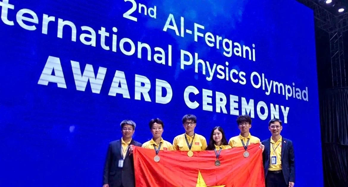 Vietnamese Physics Team Sweeps Medals at International Olympiad