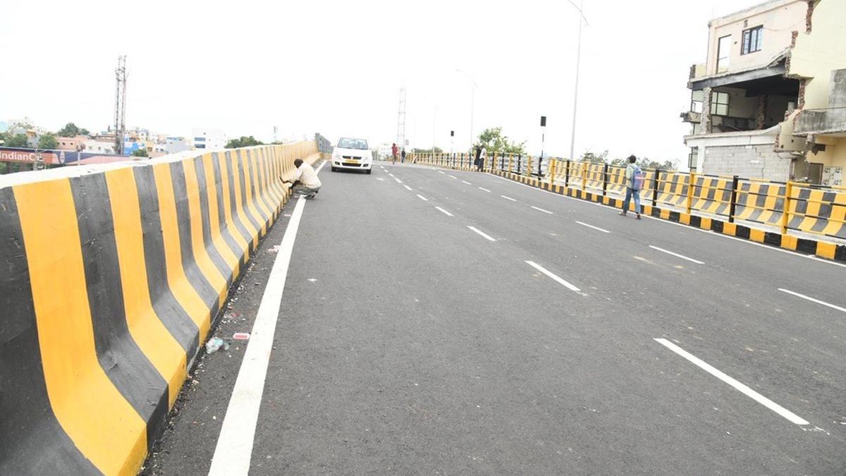 Telangana CM to open 400-metre bridge linking Moosarambagh, Amberpet
