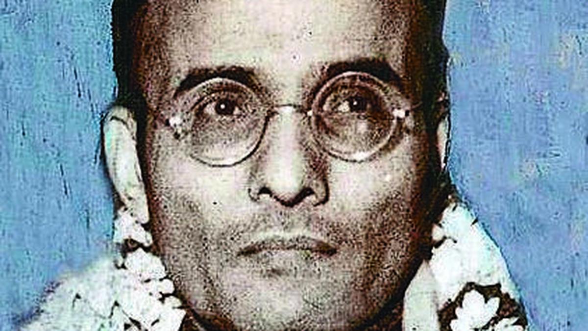 सावरकर मानहानि मामले में हाई कोर्ट में याचिका, विशेष अदालत पर आरोप