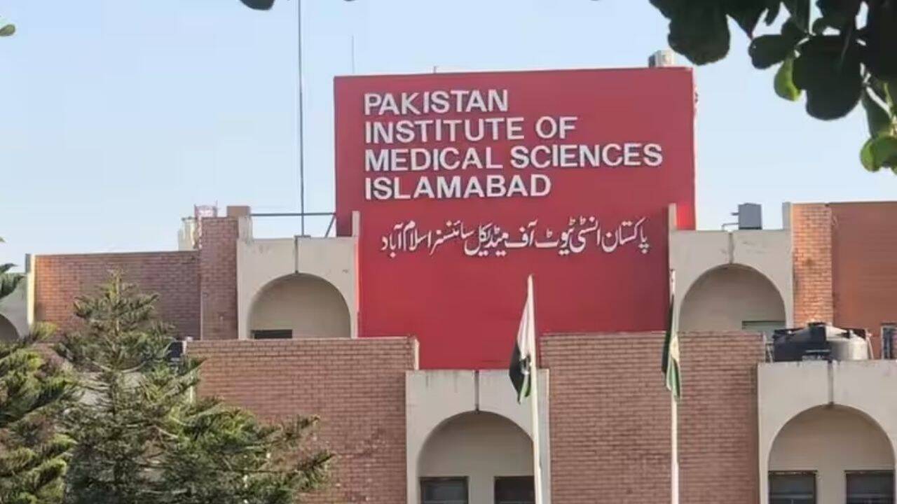 Pakistan suspends eight officials after 14 newborns die in hospital fire