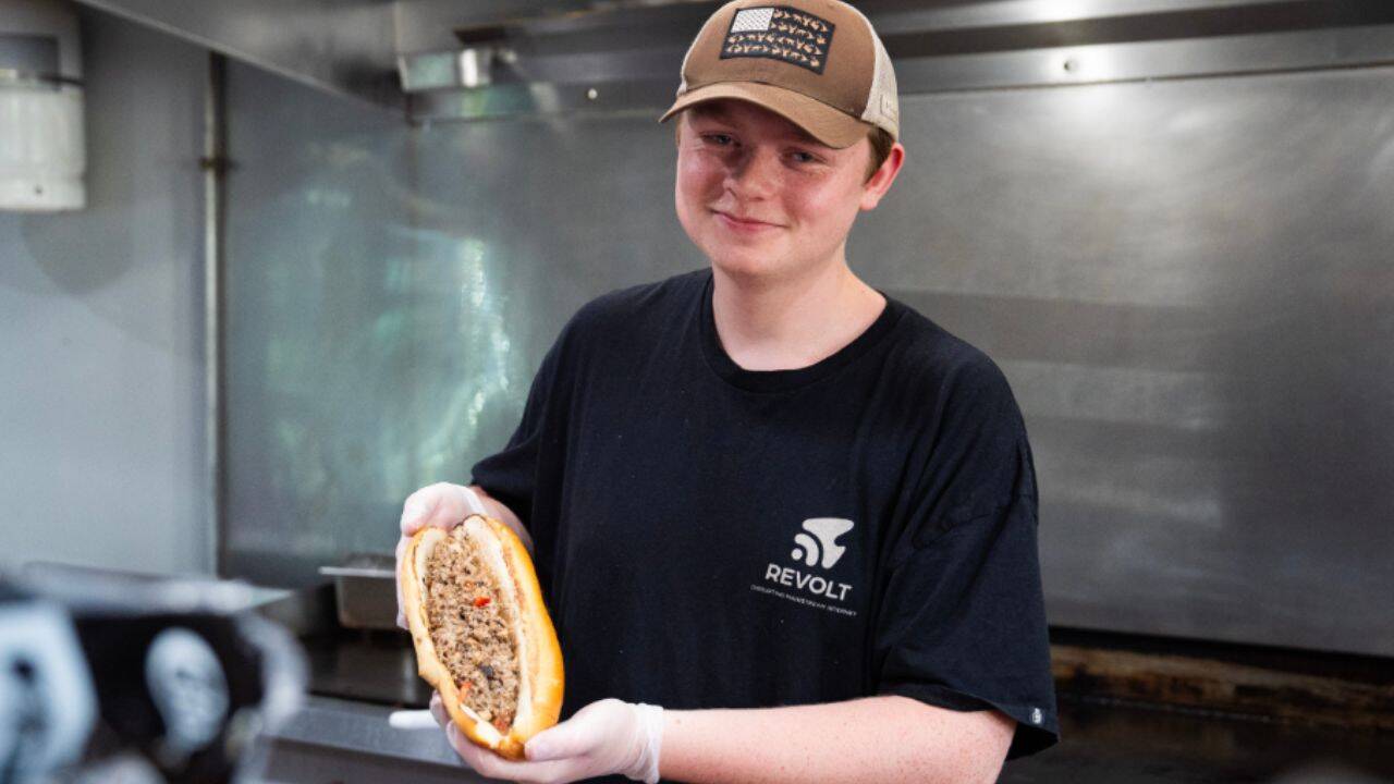 American teenager builds restaurant empire while balancing high school studies