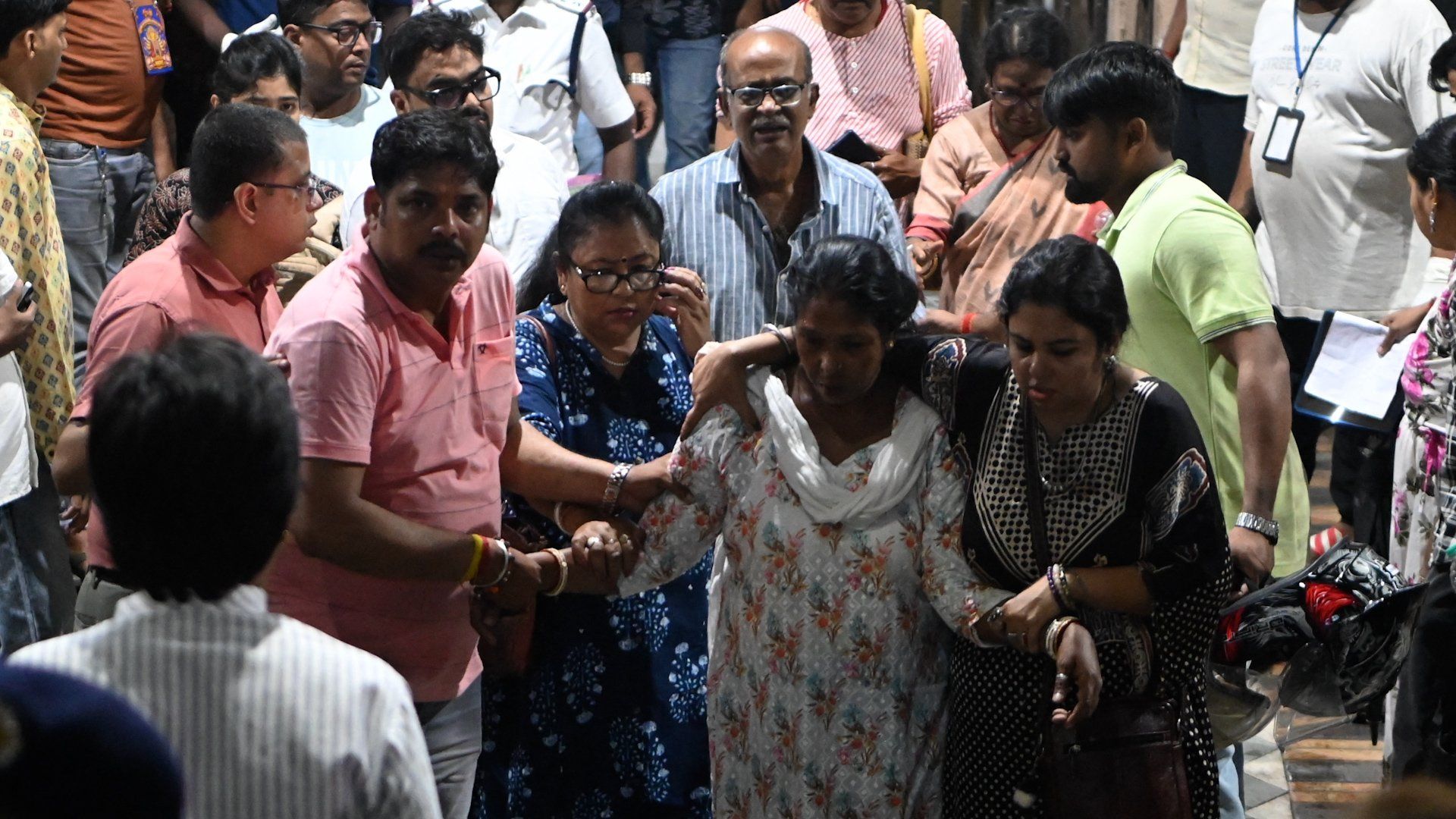 Stampede at Kolkata Hindu festival kills at least 19 people