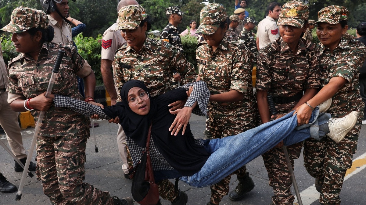 Heavy security dampens Chief Justice's planned Jantar Mantar protest