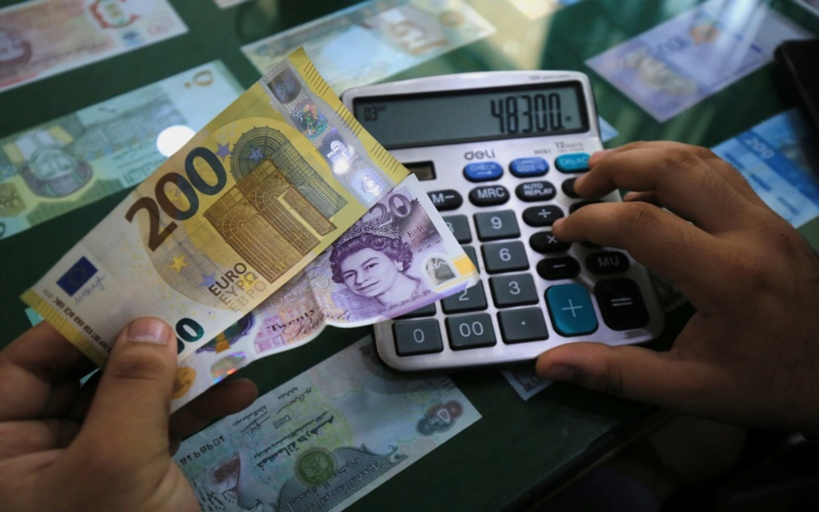 Pasaran Mata Wang Melemah Menjelang Minggu Keputusan Bank Pusat