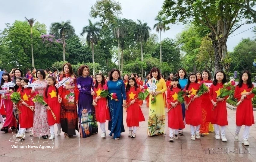 Phụ nữ Việt Nam: Từ người hưởng lợi đến động lực phát triển đất nước