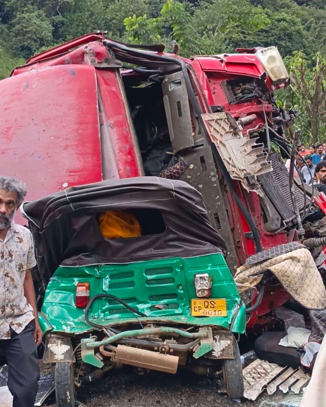 Four dead in multi-vehicle collision on Kandy-Matale highway