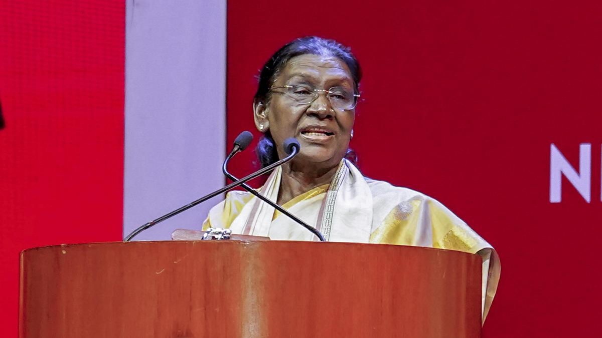 President urges teachers to foster scientific thinking, patriotic values