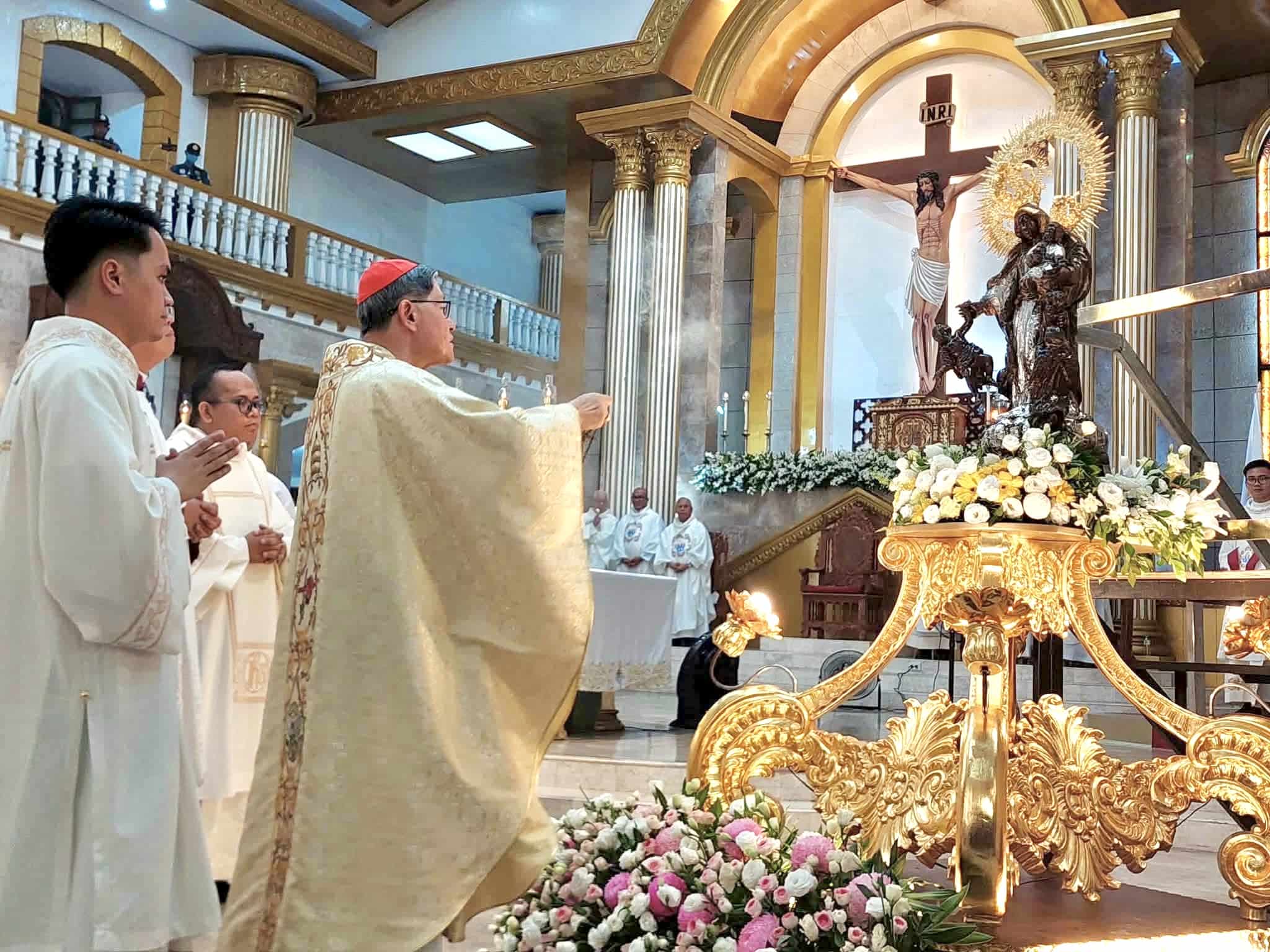 Legazpi Diocese crowns Marian image in 75th anniversary celebration
