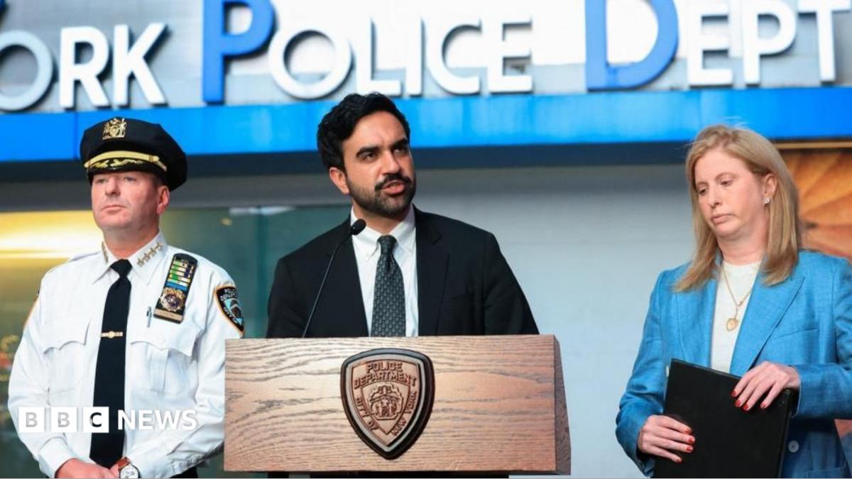 Woman dies in Times Square stabbing; police kill suspect