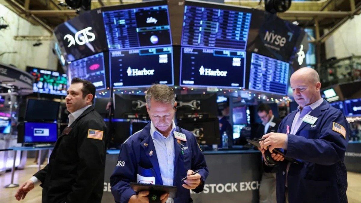 Foreign investors pull record ₹44,166 crore from Indian markets in October