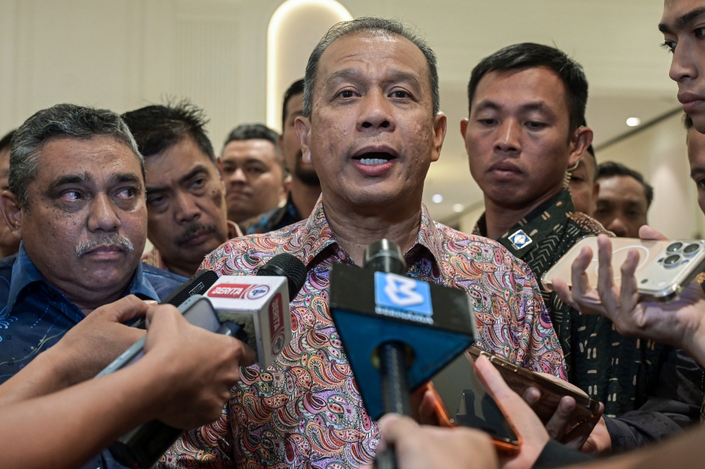 Kemulangan Shuhaily ke PDRM bergantung nasihat AGC dan persetujuan Istana