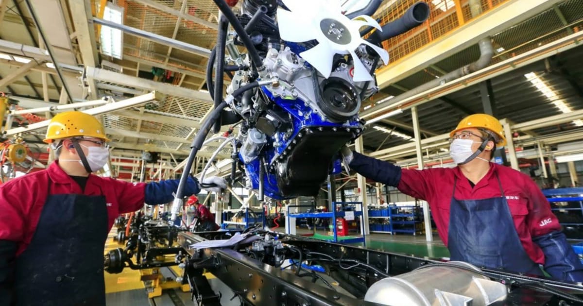 China's Factory Activity Contracts for Second Consecutive Month