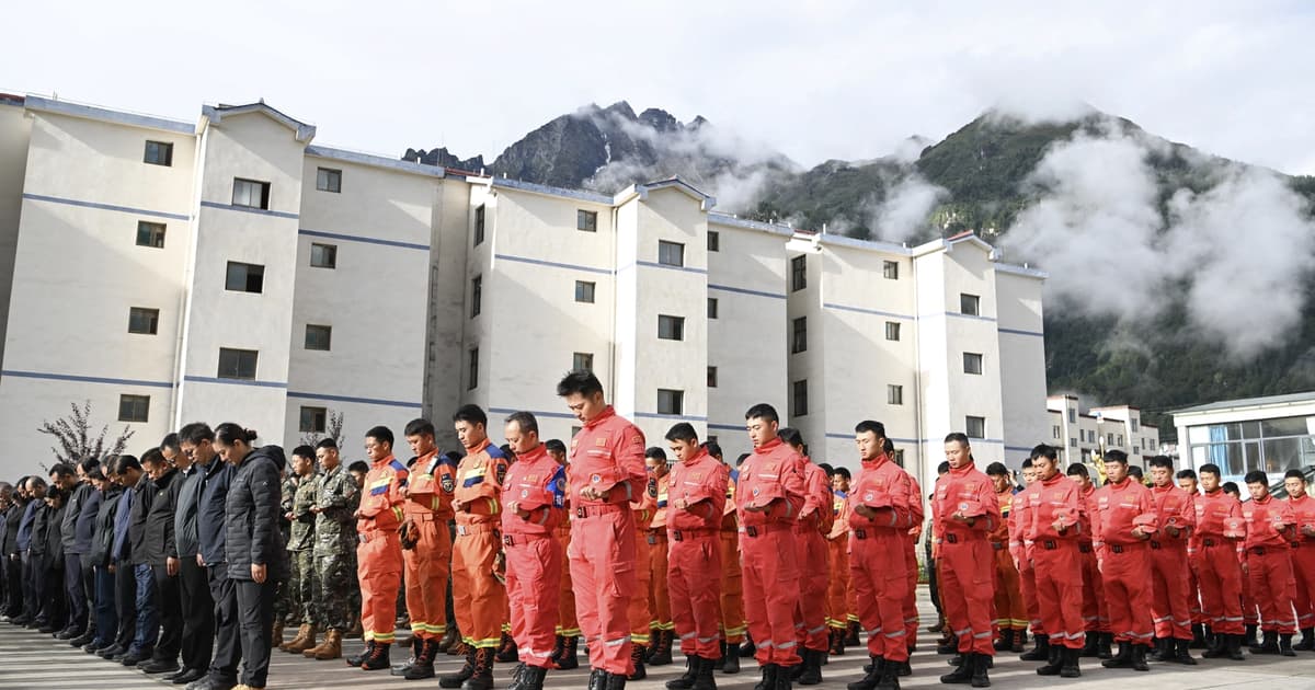 Tibet dan Nepal mengadakan upacara peringatan mangsa banjir dan tanah runtuh
