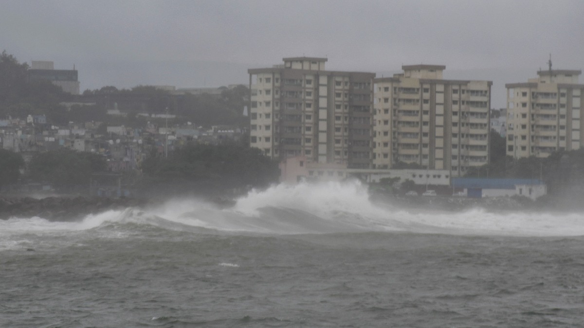 Cyclone Arnab batters coast with 150 kmph winds, heavy rains lash Andhra and Odisha