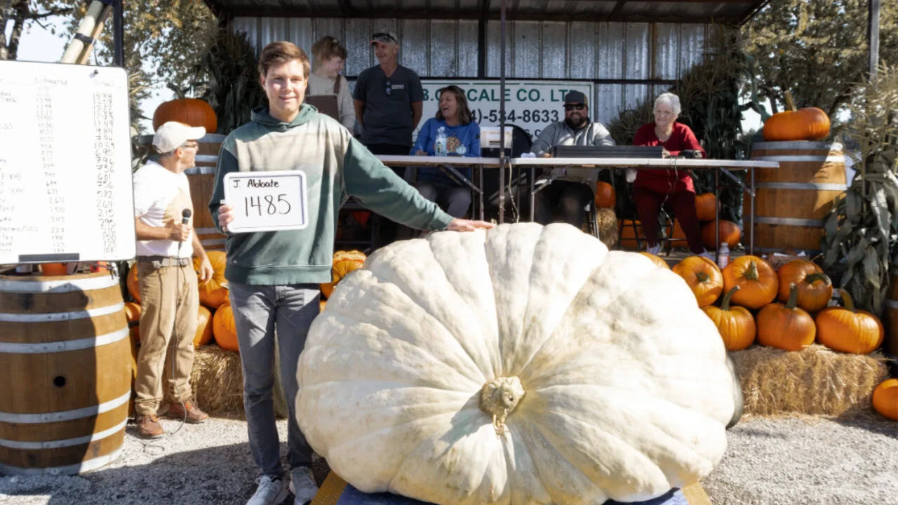 Canadian grower wins giant pumpkin championship with record-breaking 1,485-pound specimen