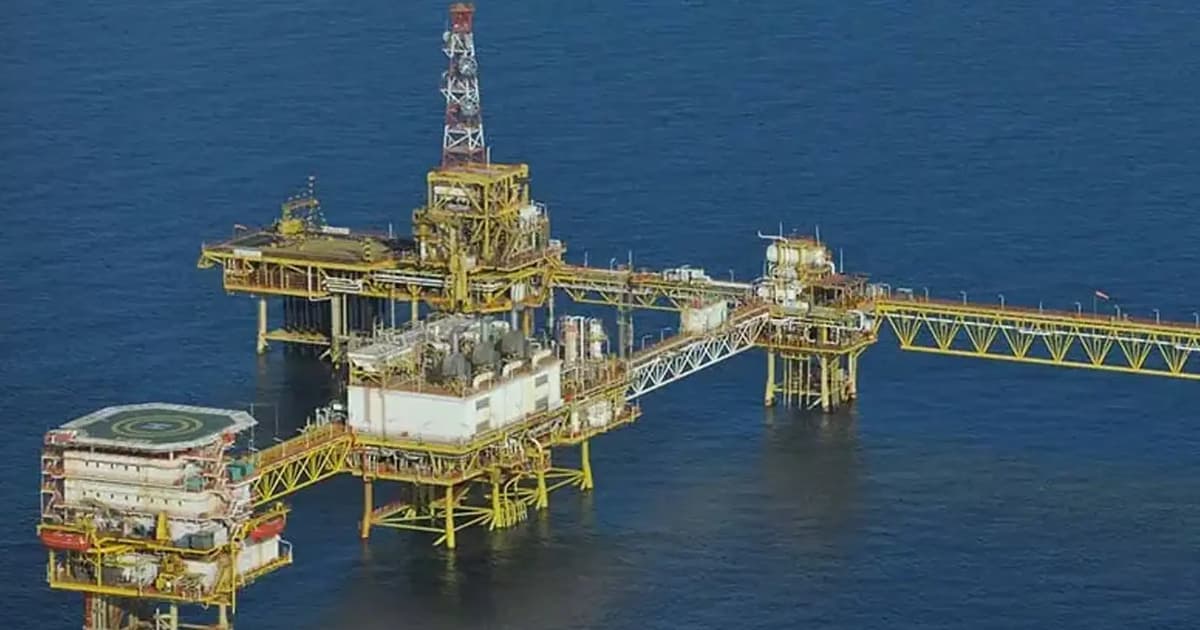 Anwar to Meet Petronas on Maldives Oil Exploration Venture