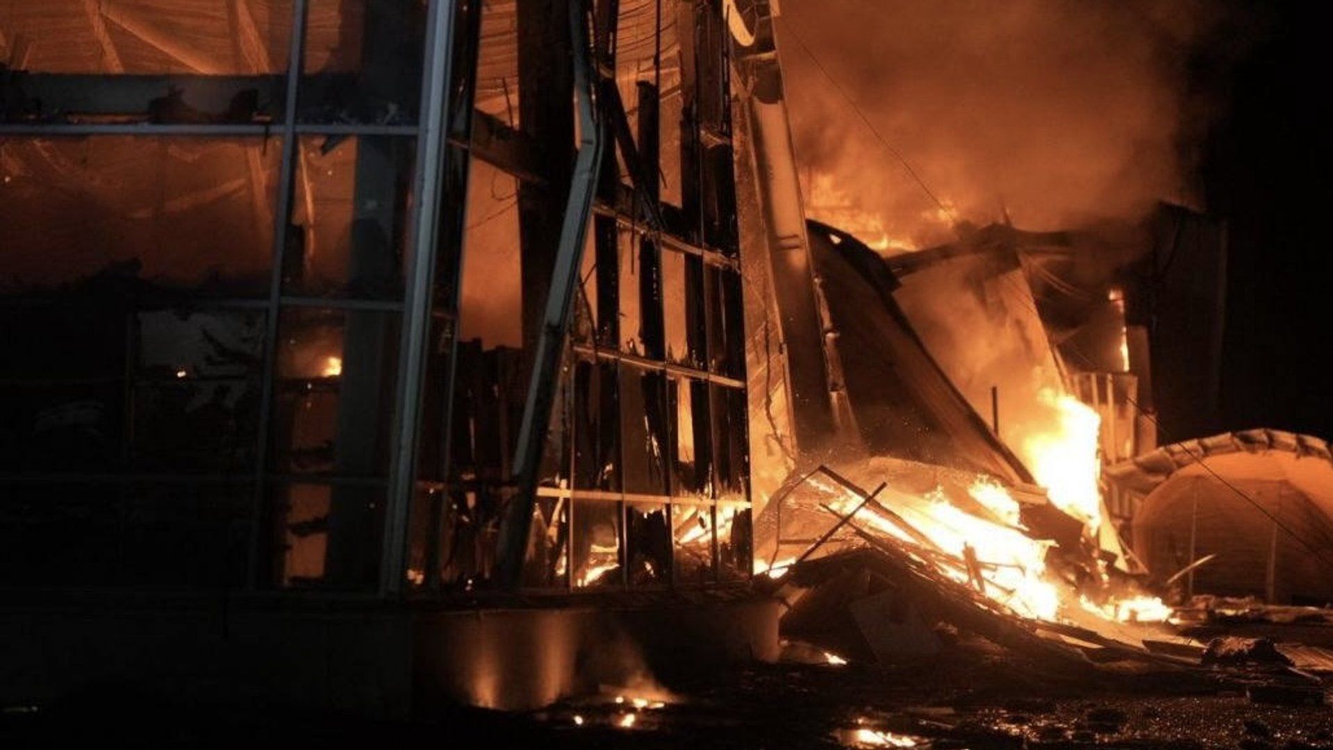 Russian strike ignites major fire at Ukrainian shopping centre