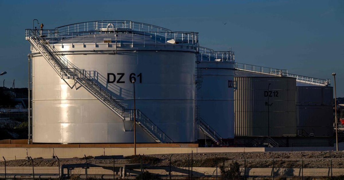 Oil prices climb as Middle East tensions weigh on supply outlook