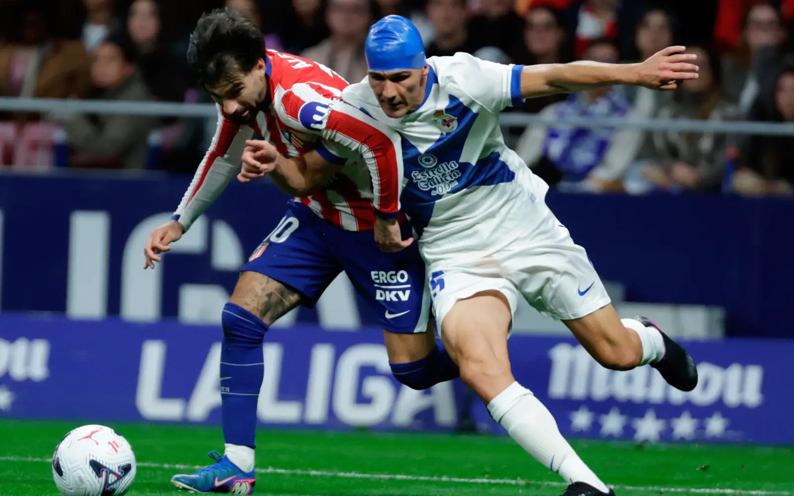Alvarez goal keeps Atletico Madrid's title push alive