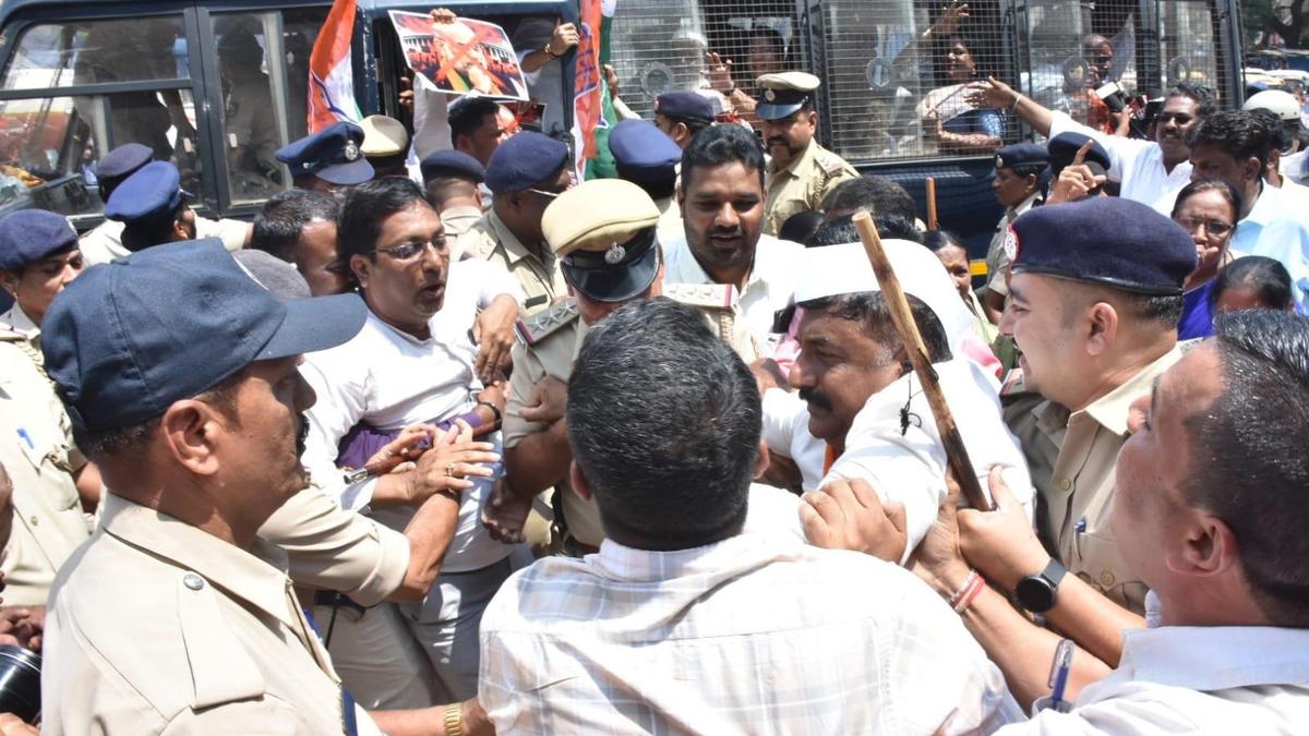 Congress activists stage protests over Rahul Gandhi's detention