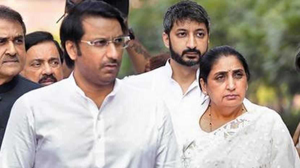 Bombay HC grants pre-arrest bail to Pune official in Mundhwa land deal