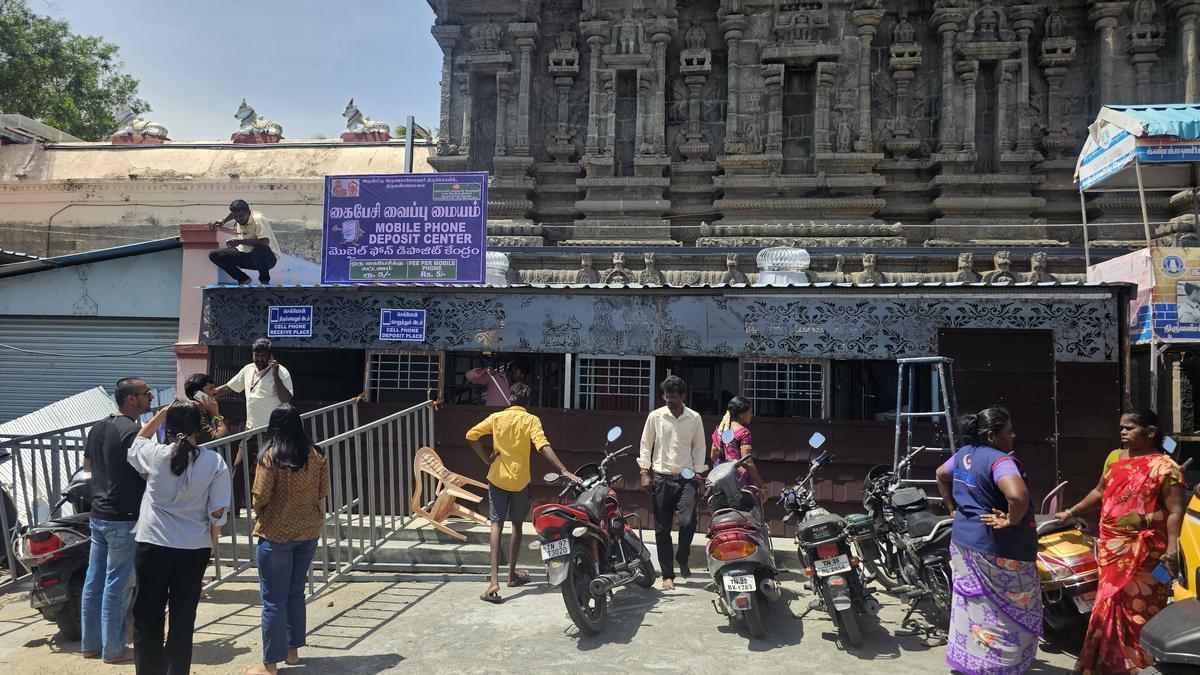 तमिलनाडु के मंदिरों में मोबाइल जमा करने के लिए नए केंद्र स्थापित