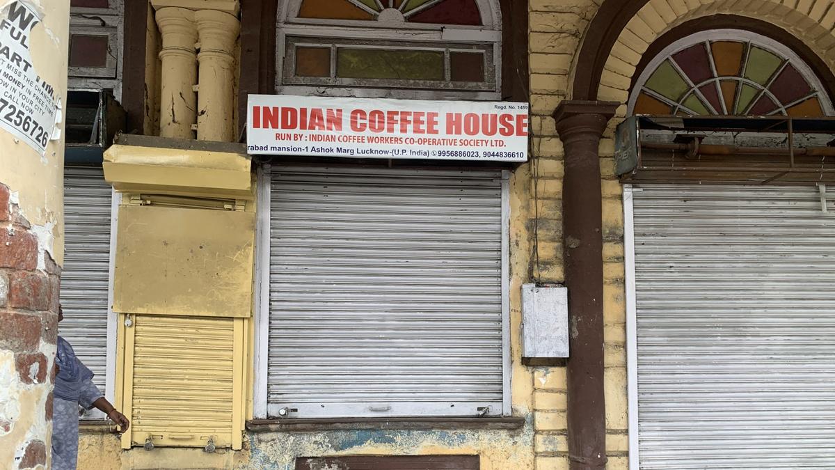 लखनऊ के प्रसिद्ध कॉफी हाउस के बंद होने से स्थानीयों में नाराजगी
