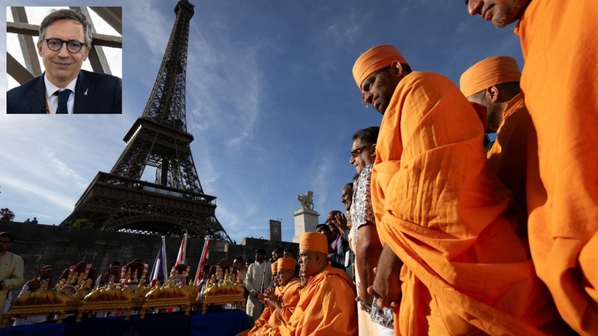 Eiffel Tower chief to step down over women staff exclusion row