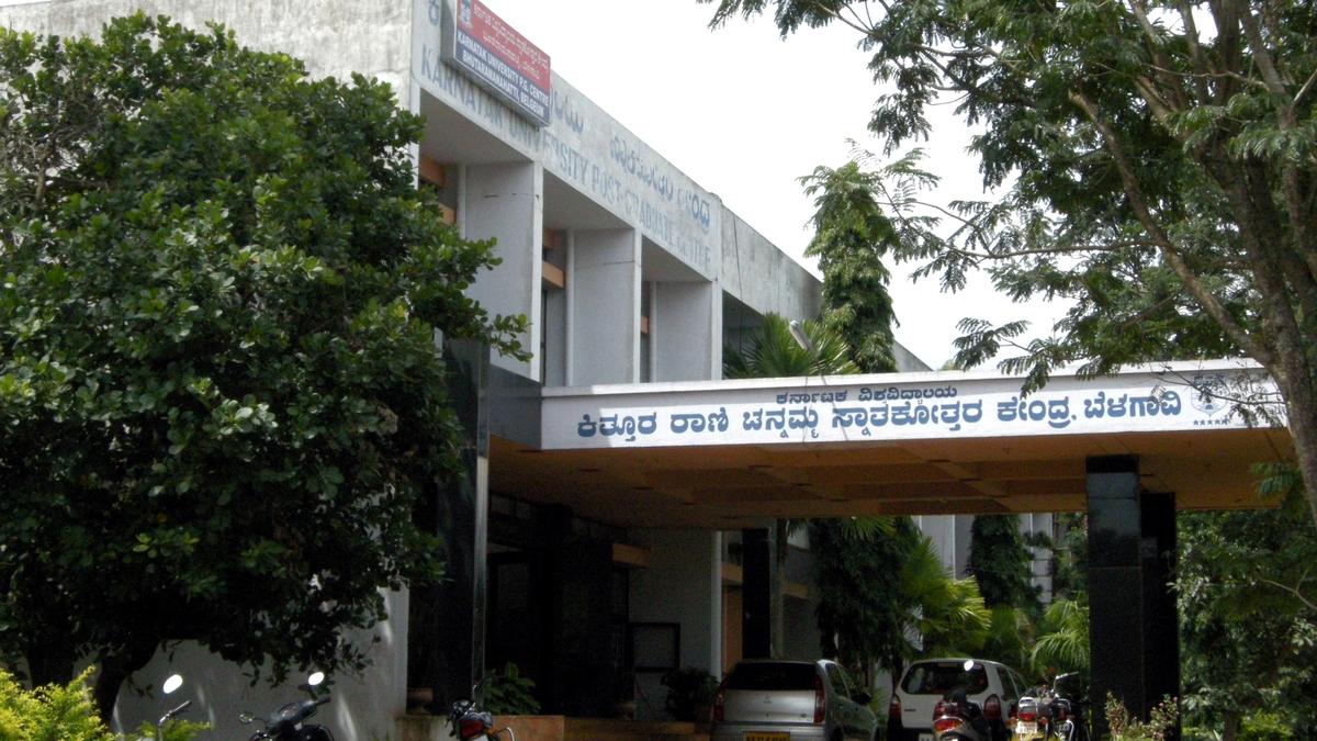 गन्ने किसानों के विरोध के कारण कर्नाटक विश्वविद्यालय की परीक्षाएं स्थगित