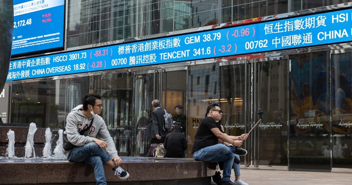 Asian stocks weaken as Fed chief's speech looms large for investors