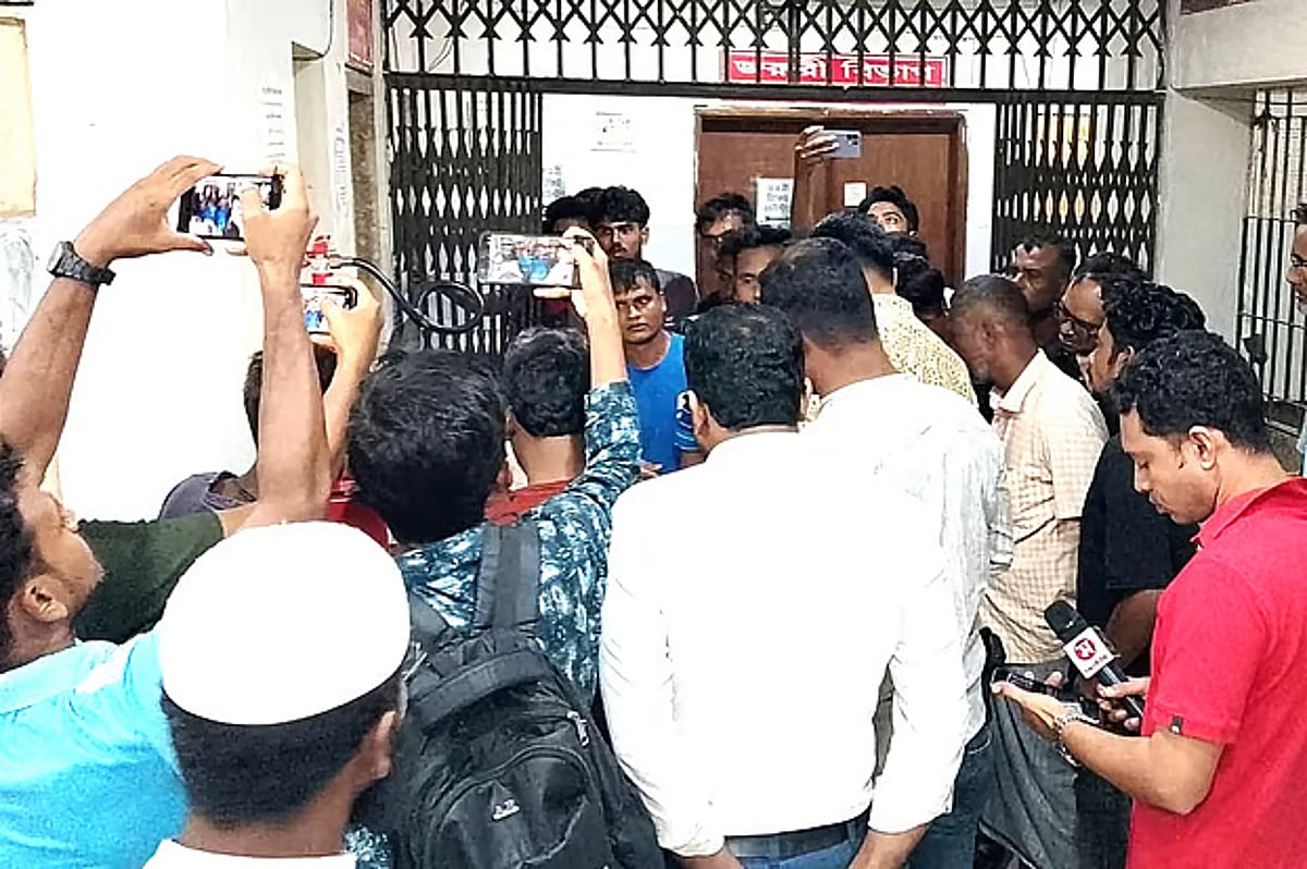 Homeopath found hacked to death in Natore clinic
