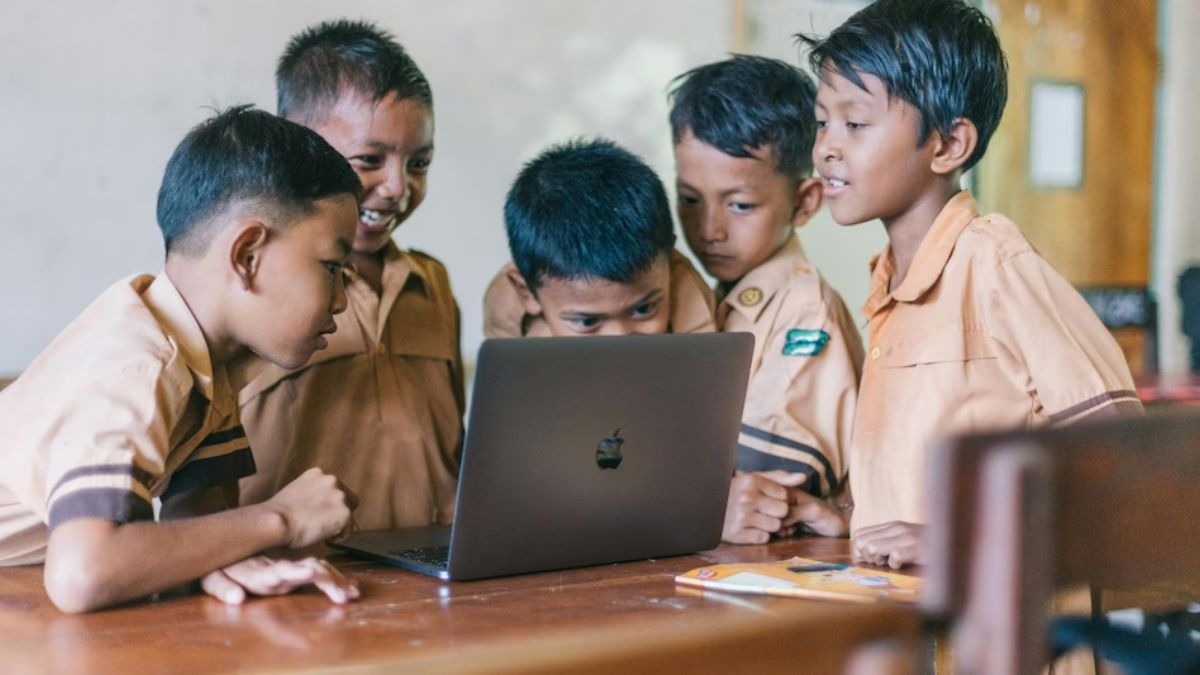 Noida schools receive bomb threats; police launch security sweep