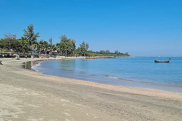 Saint Martin's Island imposes visitor stay limits and travel pass requirements