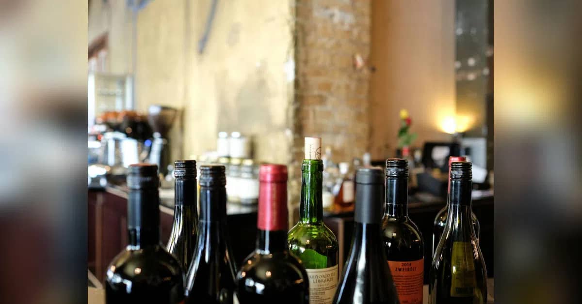 Delhi declares two-day liquor ban ahead of October 10 protest
