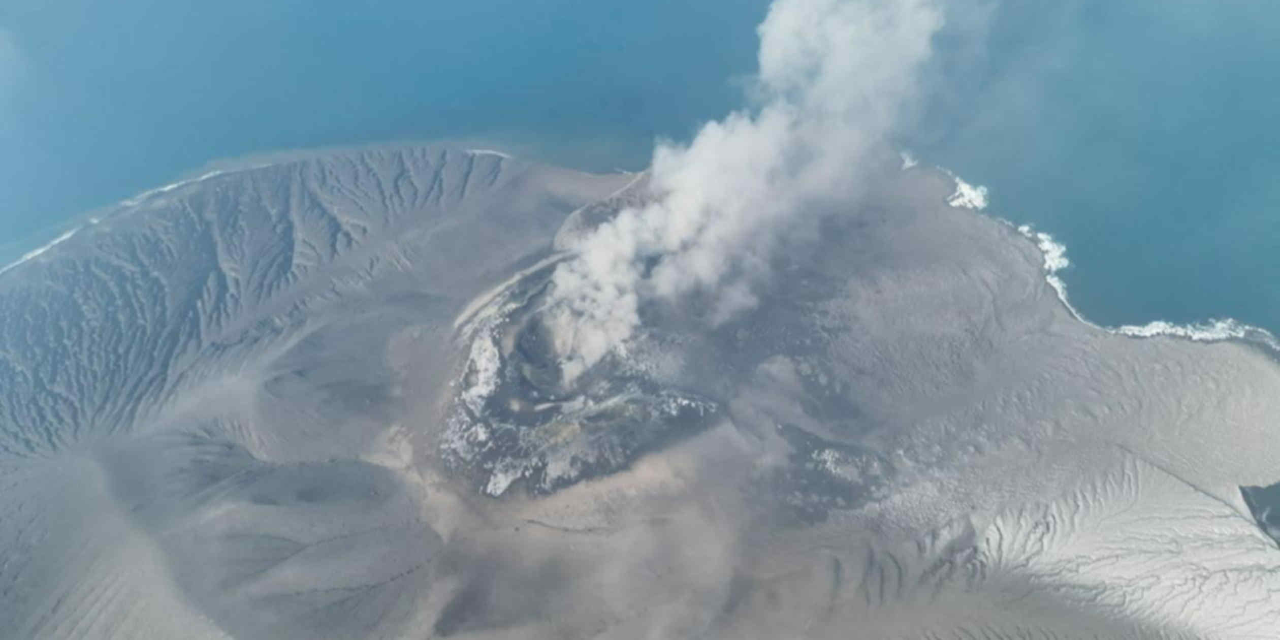 Jakarta airports shut down for second consecutive day following volcanic activity