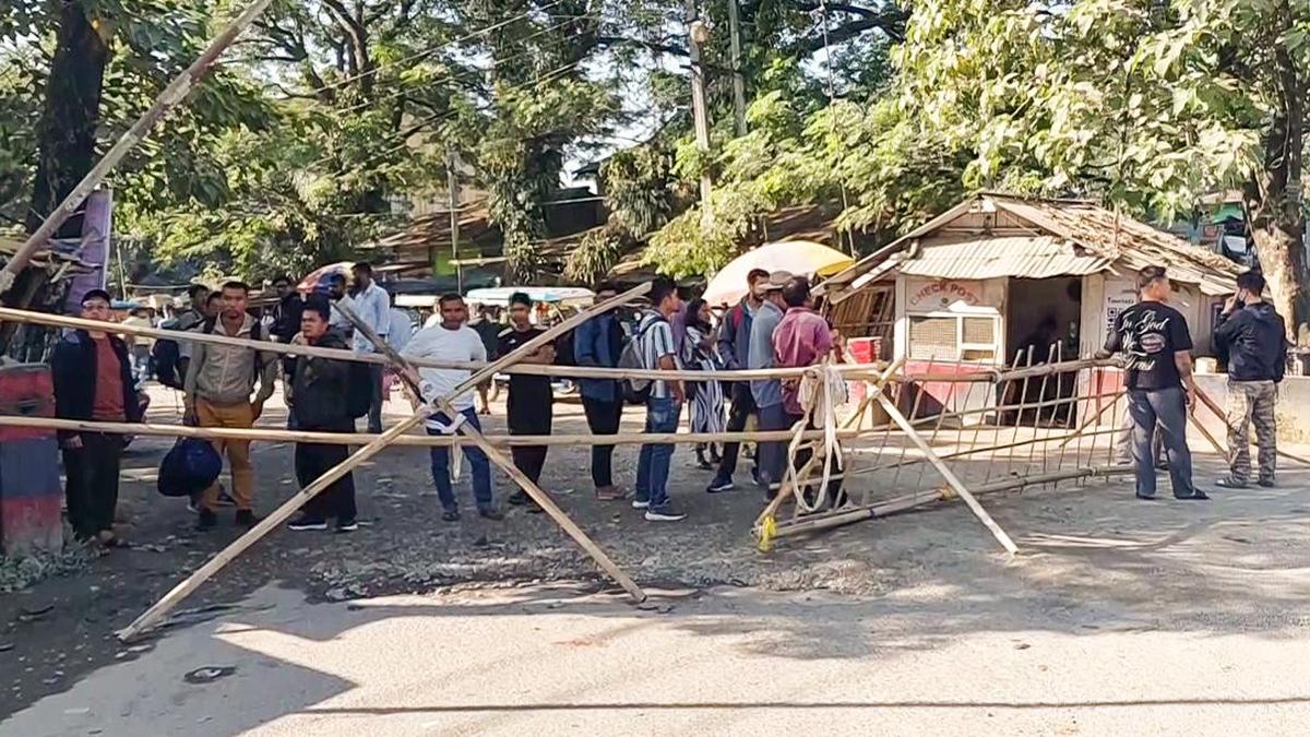अरुणाचल प्रदेश में बिजली परियोजना विरोध में हिंसा, सरकारी भवन जले