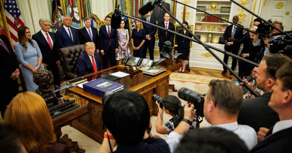 Rangkaian Televisyen AS Boikot Larangan Agensi Berita Terhadap Trump