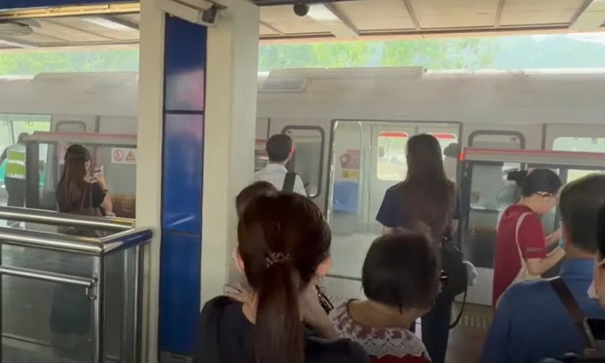 Brake malfunction forces evacuation at Singapore MRT station