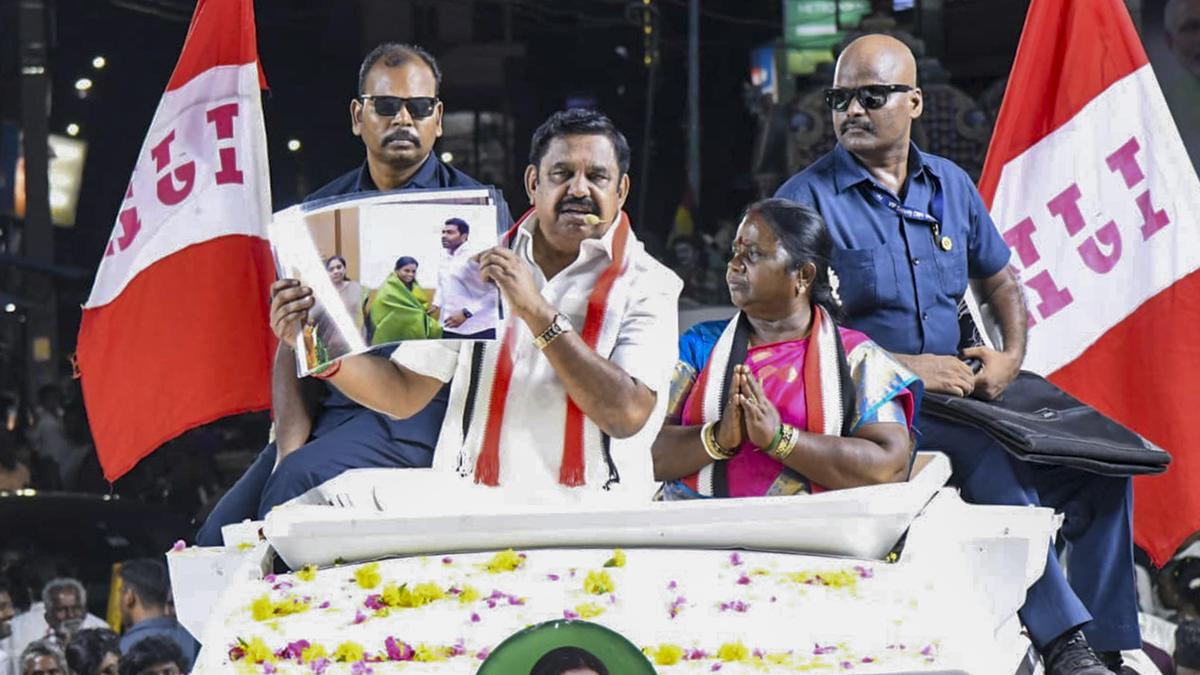 Palaniswami hits out at Tamil Nadu govt over corruption claims