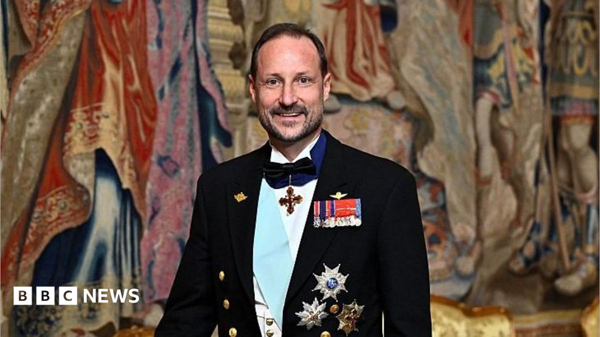 Norway's King Haakon VIII Ascends Throne During Monarchy Crisis
