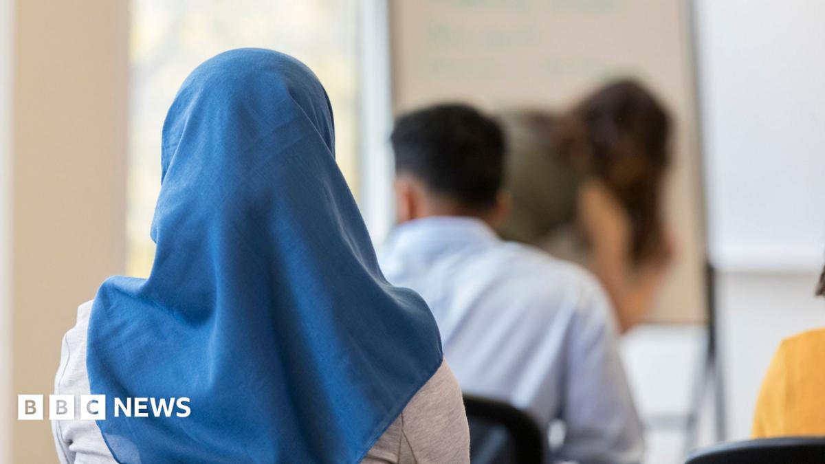 Austria enforces Islamic headscarf ban for primary school pupils
